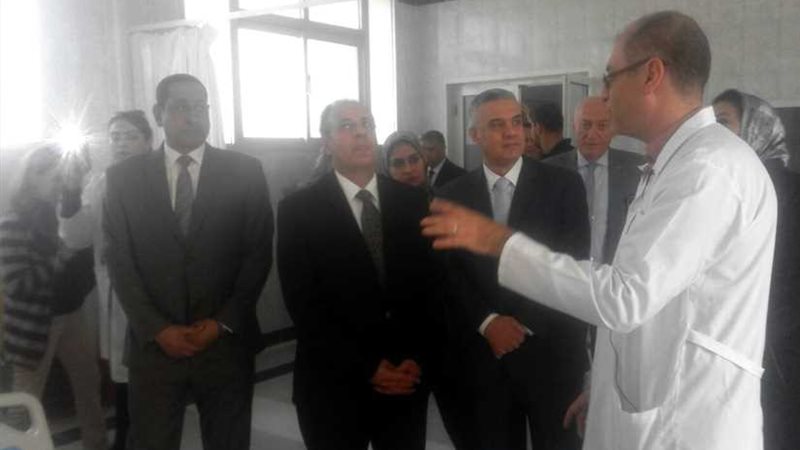 سلطان يفتتح العناية