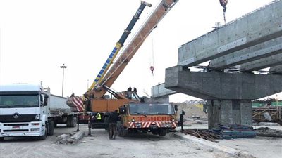 النقل تنفي توقف العمل بمحور كوبري الدخيلة