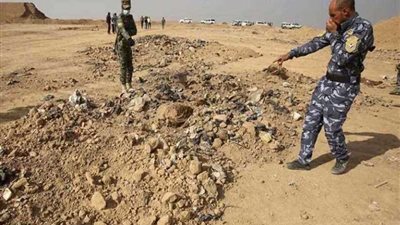 العثور علي مقبرة جماعية تضم 400 جثة بالعراق
