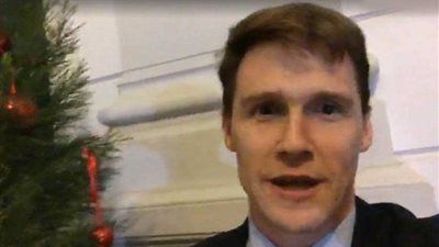 السفير البريطاني يحتفل بالكريسماس بالعامية المصرية (فيديو)