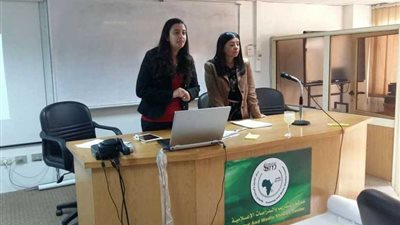 الإذاعيون الأفارقة يعدون تقرير اخباري عن دورة الأعلى للإعلام