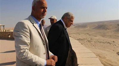 محلب يتفقد مركز الزوار بمحمية وادي دجلة ويطلع على خطط تطويرها