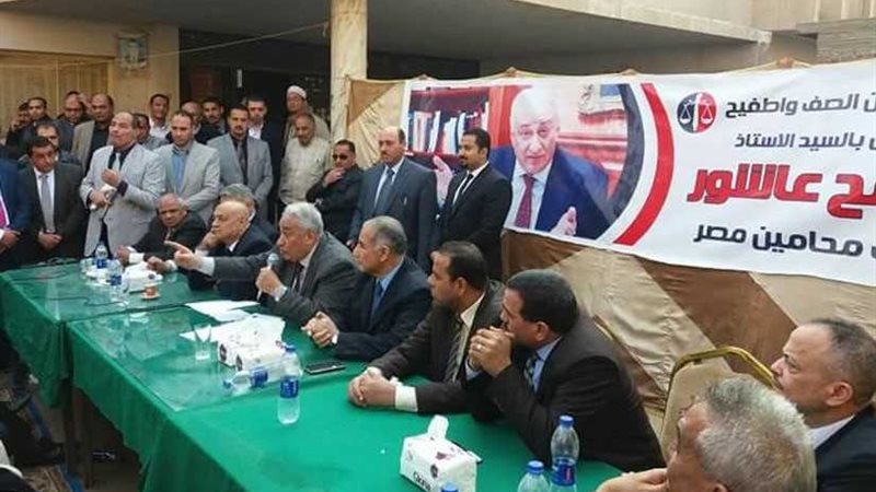 عاشور يفتتح غرفة