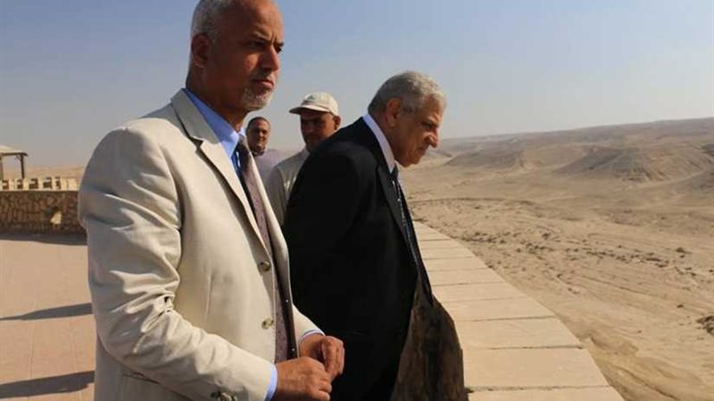 محلب يتفقد مركز الزوار