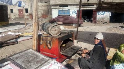 عزائمهن كعزائم الرجال.. سيدات امتهنّ صناعة وبيع الخبز على الطريق الزراعي‎