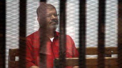 غدا.. إعادة مُحاكمة مرسي وآخرين في 