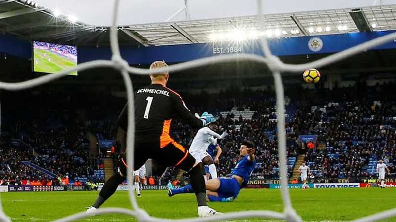 كريستال بالاس يضرب