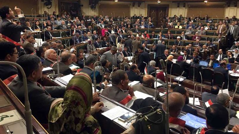 رئيس البرلمان يشيد