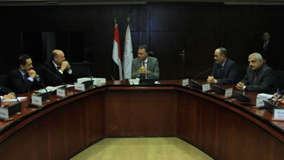 وزير النقل يلتقي وفد شركة إيطالية للتعاون المشترك بشأن الخط الخامس للمترو (صور)