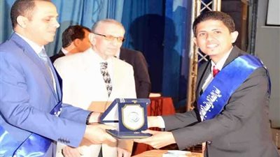 فوز محمد كمال فى مسابقة الطالب المثالى بجامعة دمنهور‎