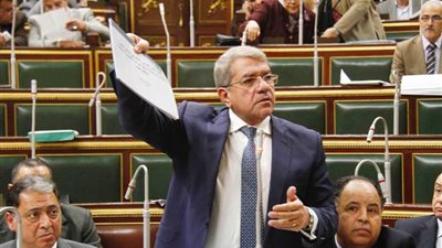 عبد العال يطلب تسجيل تعهد الحكومة بتطبيق التأمين الصحي خلال 15 سنة