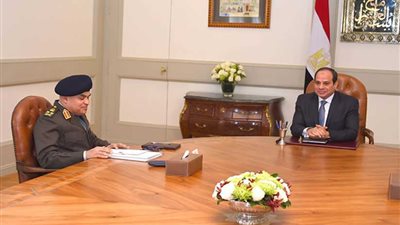 عاجل .. الرئيس السيسي يجتمع بوزير الدفاع