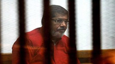 تأجيل محاكمة مرسي و26 آخرين في «اقتحام السجون» ل٣ يناير