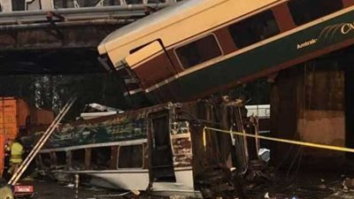 (صور).. قتلى في حادث سقوط قطار بواشنطن