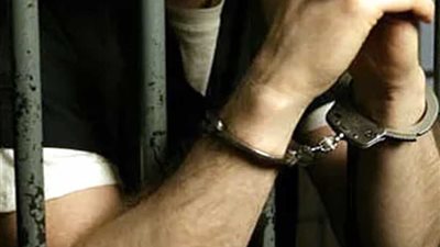 القبض على طالب لاتهامه بهتك عرض طفلة بملوى‎