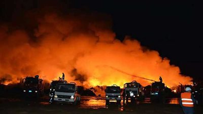 إحالة المسئولين عن حريق ساحة الخردة بميناء دمياط للنيابة