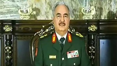 حفتر: نعلن انصياعنا التام لأوامر الشعب الليبي