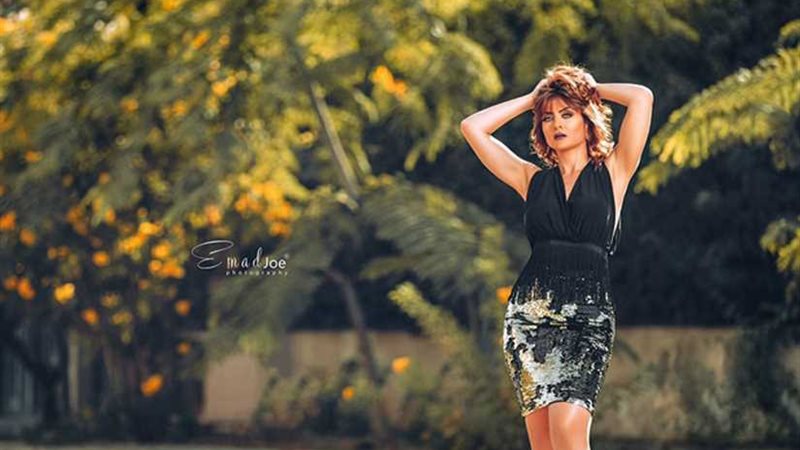 هيدي كرم تتألق بالأسود