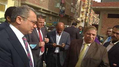 محافظ الإسماعيلية ومدير 