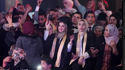 وزير التعليم العالي ومحمد صبحي يشاركان في احتفالية تخرج دفعة 2016 بجامعة سيناء