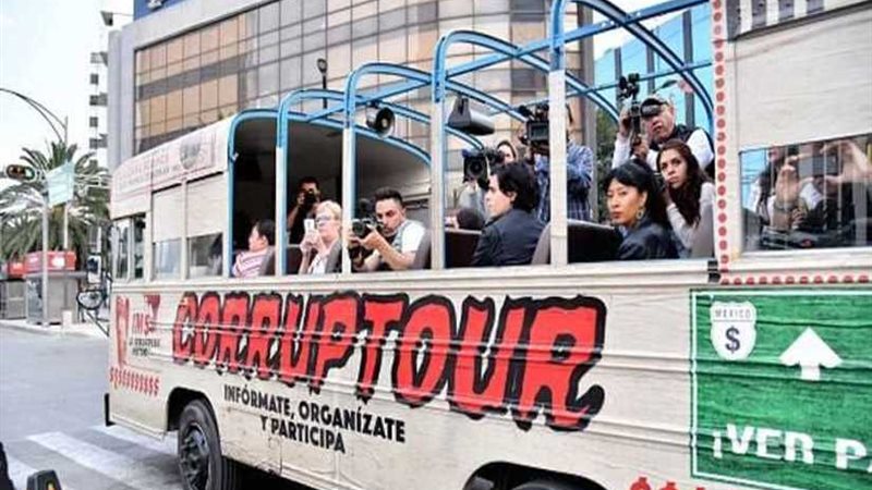 مصرع 11 سائحًا في