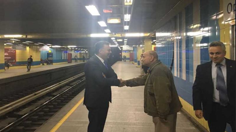 بالصور .. وزير النقل