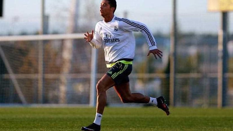 رونالدو يتدرب بشكل