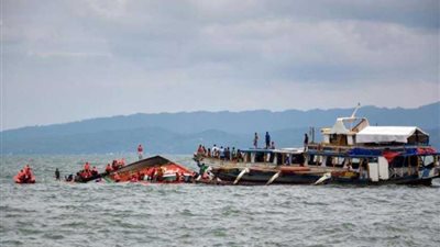 انقلاب عبارة على متنها 251 شخصا قبالة سواحل الفلبين