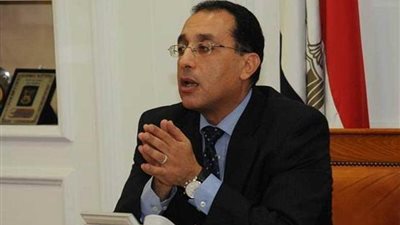 مدبولي يؤكد علي تنفيذ وصلات الصرف الصحي المنزلية للمواطنين