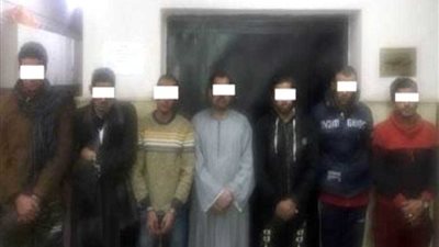 نيابة الفتح بأسيوط تحبس 7 متهمين بسرقة بطاريات الهاتف المصرى