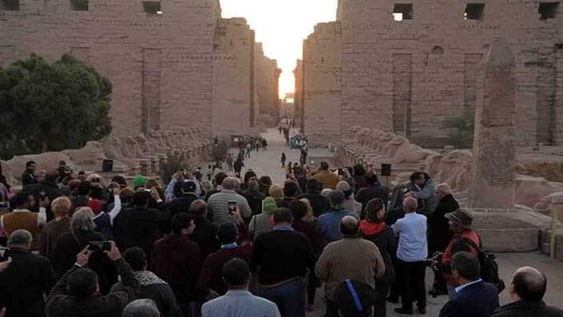 سائحو الأقصر احتفلوا