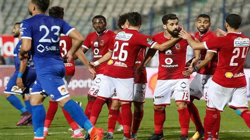 الأهلي يتخطى عقبة