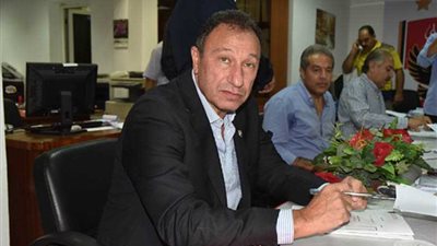 اجتماع لجنة الكرة بالأهلي مع البدري لحسم صفقات يناير