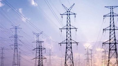 لعدم سداد الفاتورة ... قطع الكهرباء عن مسجد ببنها والصلاة على أضواء الشموع