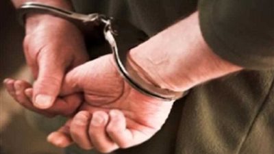 عامل يتخلص من طفله الصغير في حلوان بسبب خلافات مع زوجته