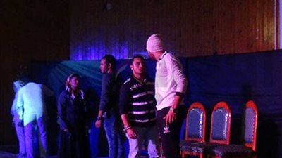 طلاب سياحة المنيا يقدمون عرض مسرحية 