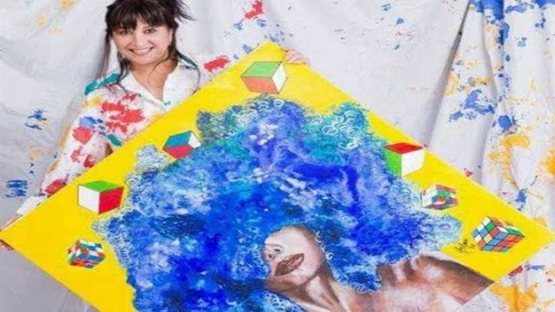 تمزج الكتابة بالفن