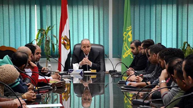 محافظ القليوبية يناقش