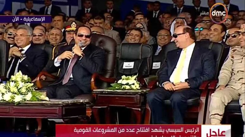 السيسي لمميش مازحًا: