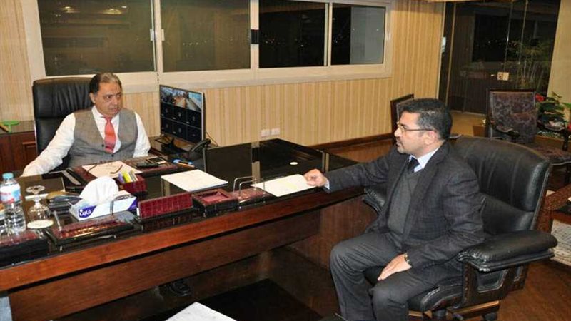 وزير الصحة يراجع