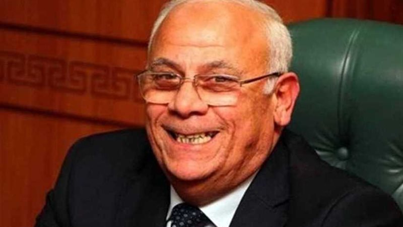 محافظ بورسعيد يهنئ