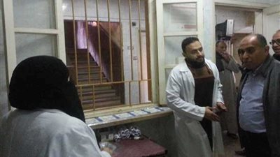 إحالة 33 من العاملين بصحة سمنود للتحقيق (صور)