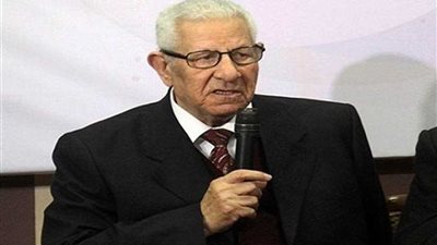 مكرم محمد أحمد: صلاح عيسى كان مهمومًا بمهنة الصحافة والدفاع عن الحريات