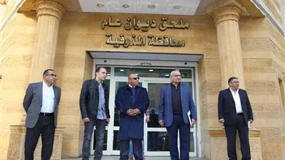 محافظ المنوفية يتفقد غرفة المراقبة ويتابع البث التجريبي لكاميرات المرور 