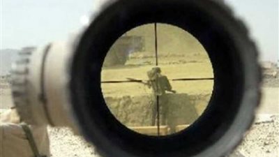 مليشيات الحوثي تنشر قناصة بمحيط 