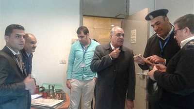 ضبط مقتنيات أثرية وتراثية بمطار القاهرة