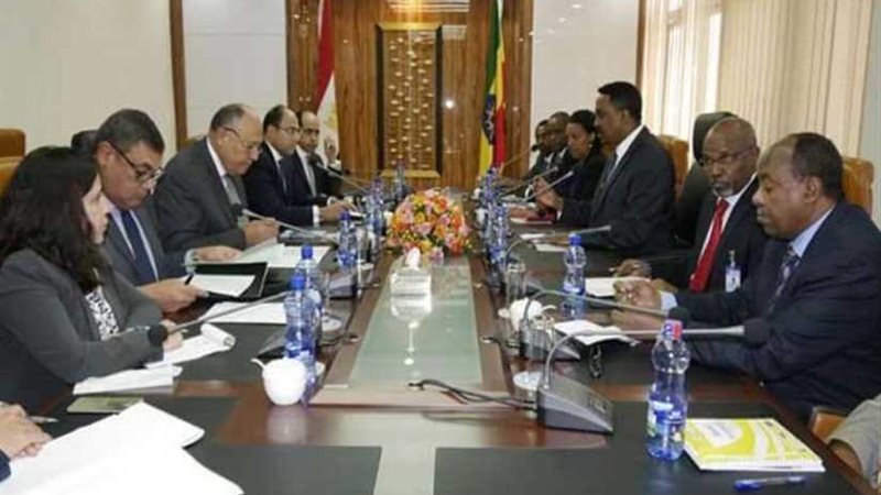 شكري يحرك المياه