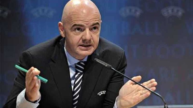 فيفا: استقالة رئيس