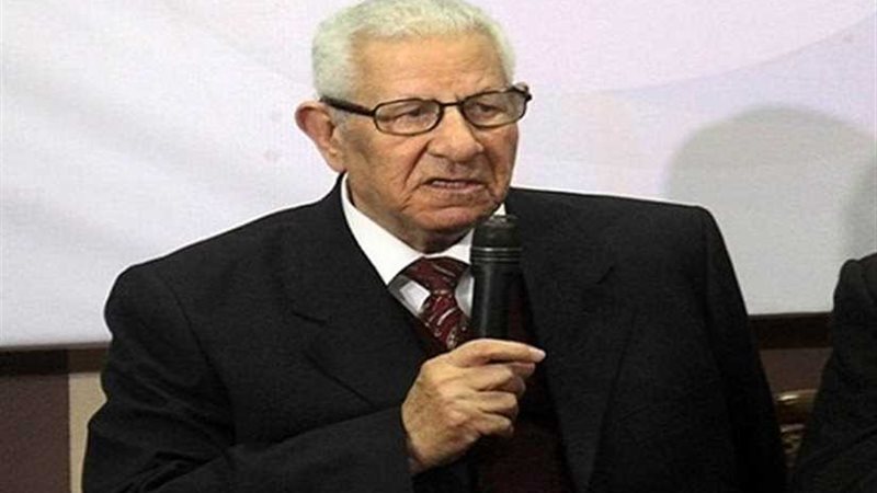 مكرم محمد أحمد: صلاح