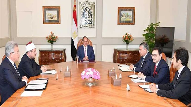 السيسي يعقد اجتماعا